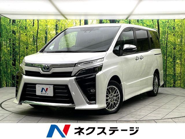 TOYOTA / VOXY HYBRID