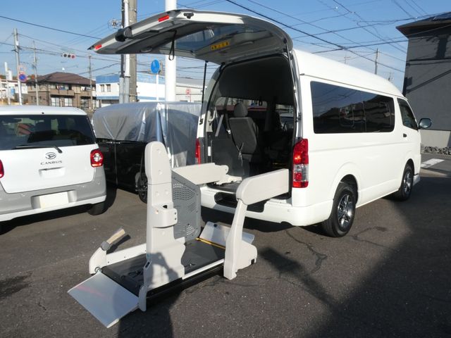 TOYOTA / REGIUSACE van 2WD