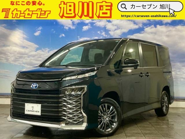 TOYOTA / VOXY HYBRID 4WD