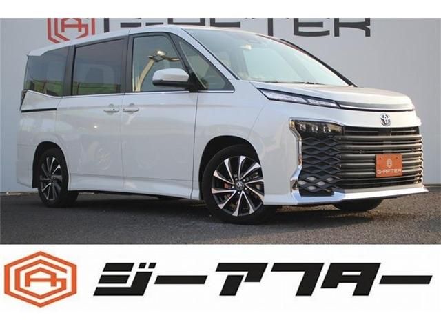 TOYOTA / VOXY HYBRID