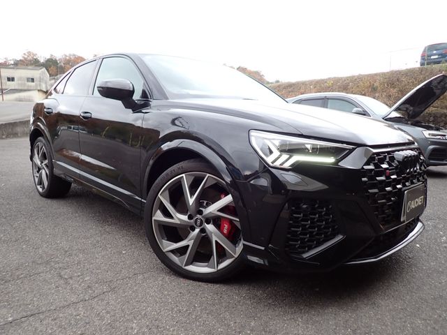 AUDI / AUDI RS Q3 SPORTBACK