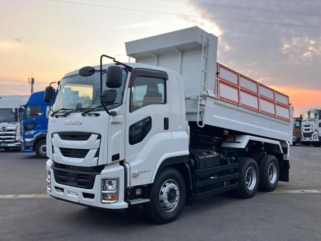 ISUZU / GIGA