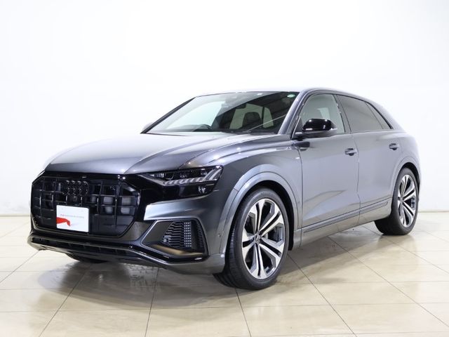 AUDI / AUDI Q8