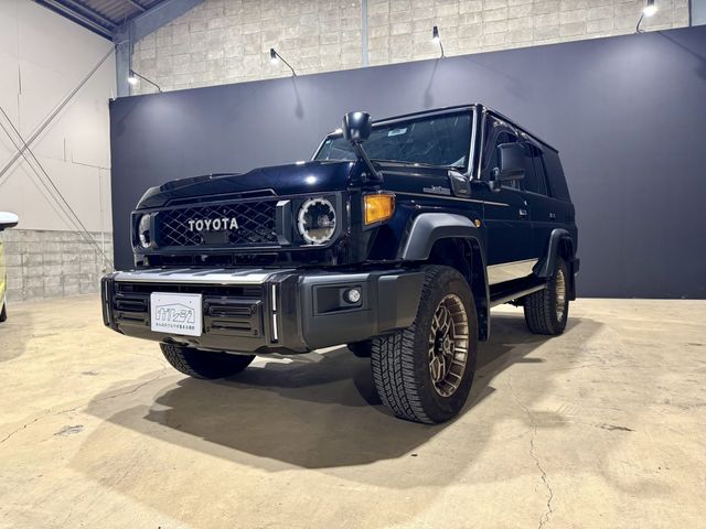 TOYOTA / LANDCRUISER 70