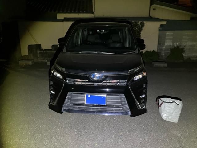 TOYOTA / VOXY HYBRID