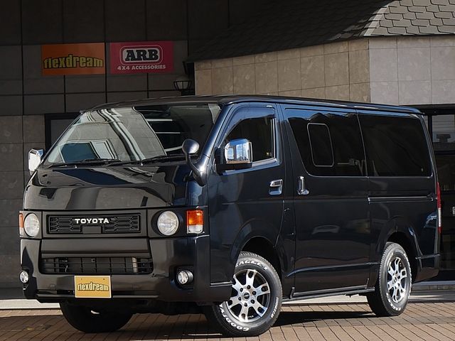 TOYOTA / HIACE van 4WD