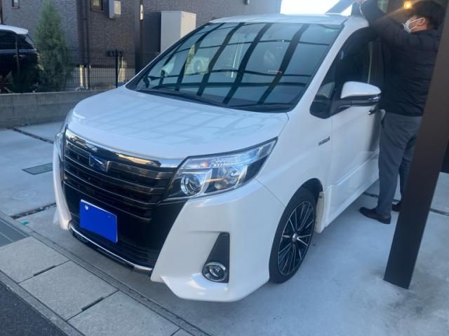 TOYOTA / NOAH HYBRID