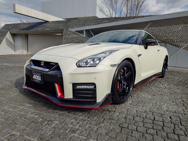 NISSAN / GT-R