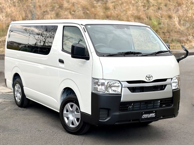 TOYOTA / HIACE van 4WD