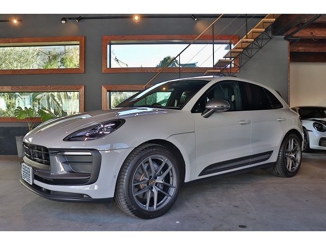 PORSCHE / PORSCHE Macan