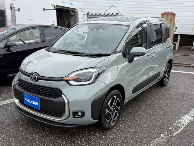 TOYOTA / SIENTA HYBRID 4WD