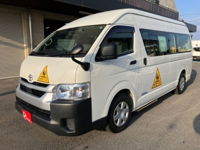 TOYOTA / HIACE COMMUTER
