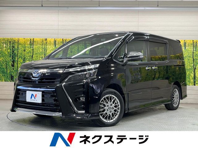 TOYOTA / VOXY HYBRID