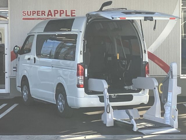 TOYOTA / HIACE van 4WD