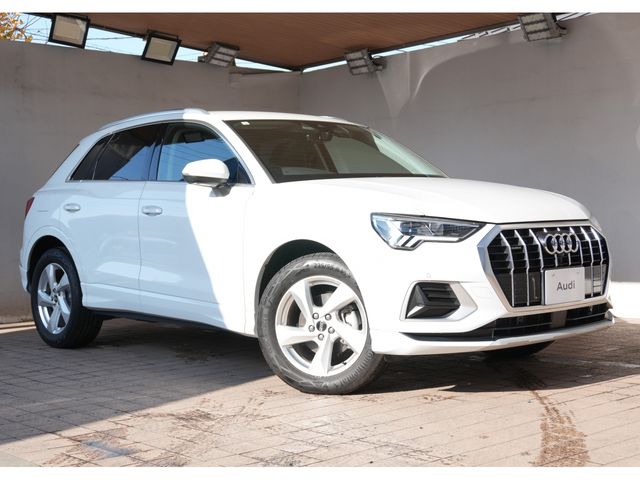 AUDI / AUDI Q3