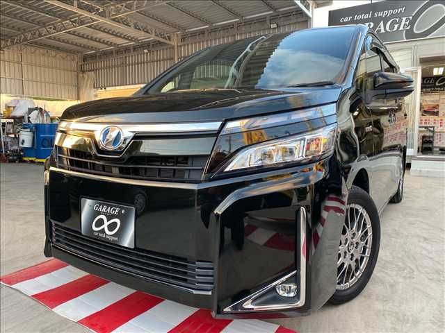 TOYOTA / VOXY HYBRID