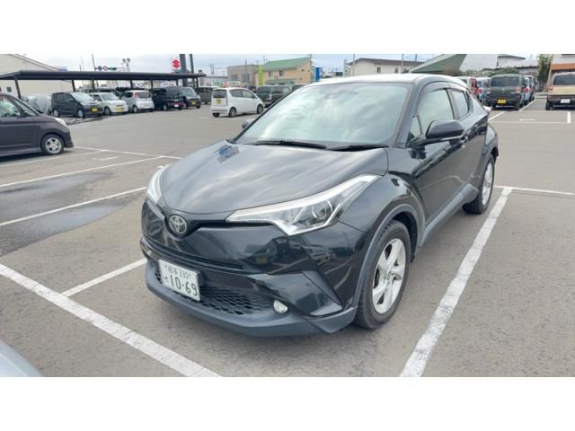 TOYOTA / C-HR 4WD