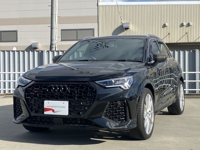 AUDI / AUDI RS Q3