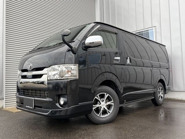 TOYOTA / HIACE van 4WD