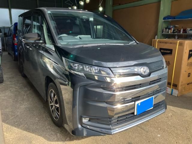 TOYOTA / NOAH