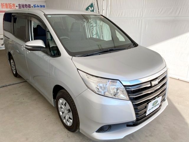 TOYOTA / NOAH