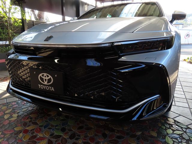 TOYOTA / CROWN CROSSOVER