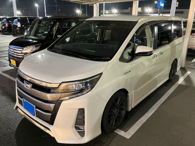 TOYOTA / NOAH HYBRID