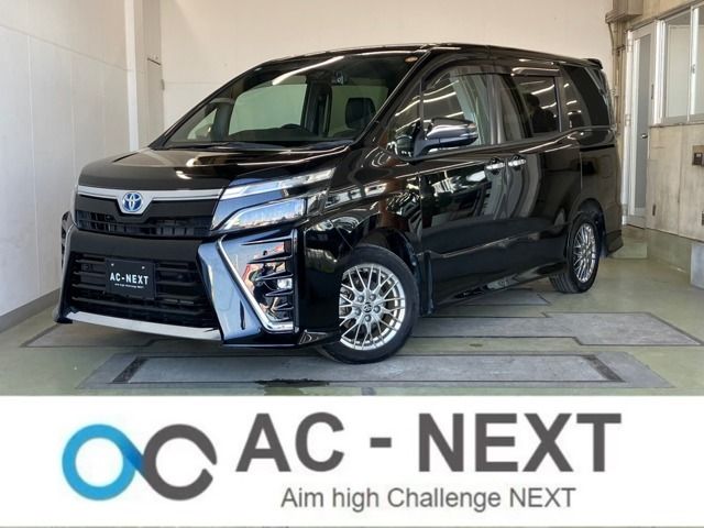 TOYOTA / VOXY HYBRID