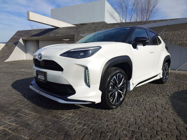 TOYOTA / YARIS CROSS HYBRID