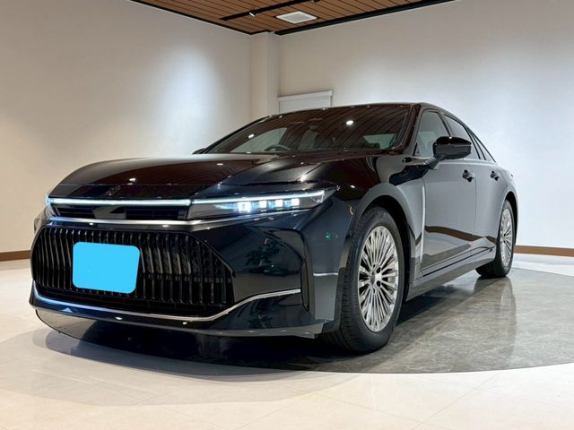 TOYOTA / CROWN sedan hybrid