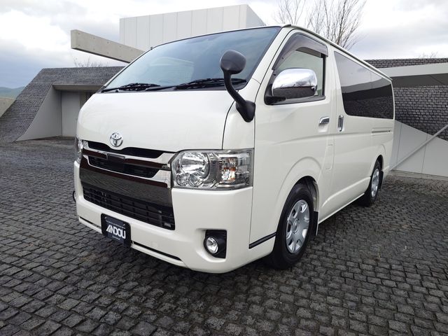 TOYOTA / REGIUSACE van 2WD