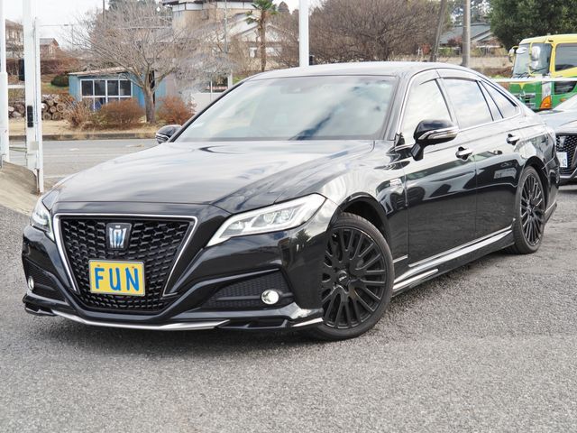 TOYOTA / CROWN sedan hybrid