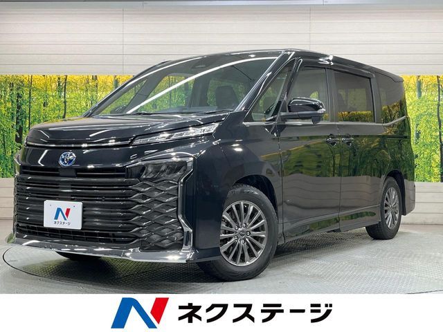 TOYOTA / VOXY HYBRID