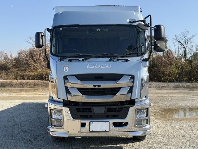 ISUZU / GIGA