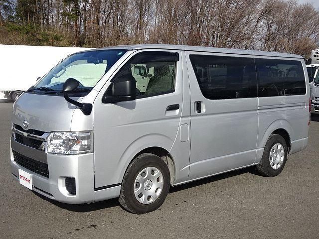 TOYOTA / ハイエース