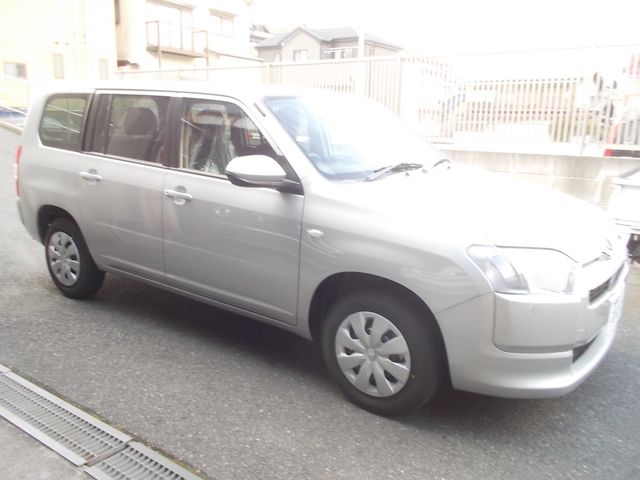 TOYOTA / PROBOX van HYBRID