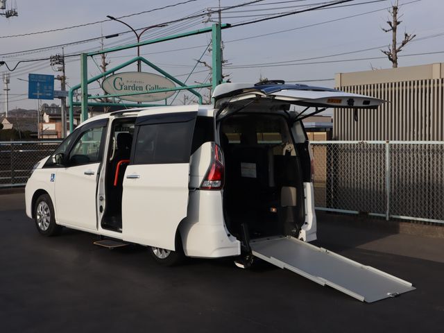 NISSAN / SERENA  WG