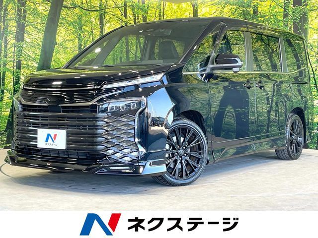 TOYOTA / VOXY HYBRID