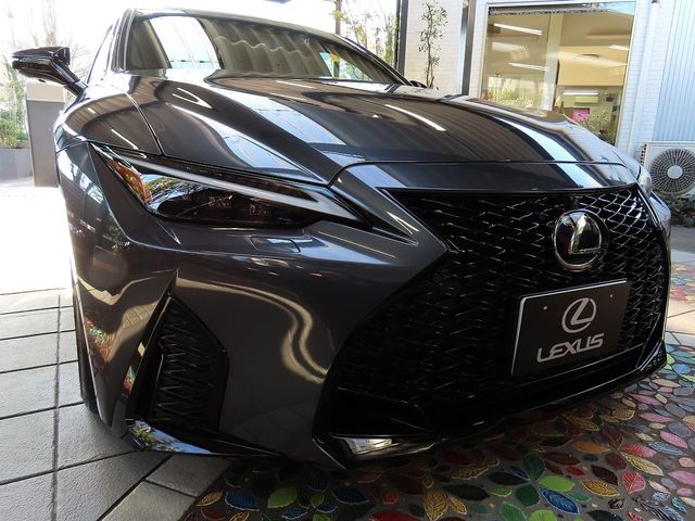 TOYOTA / LEXUS IS300