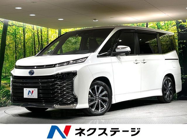 TOYOTA / VOXY HYBRID
