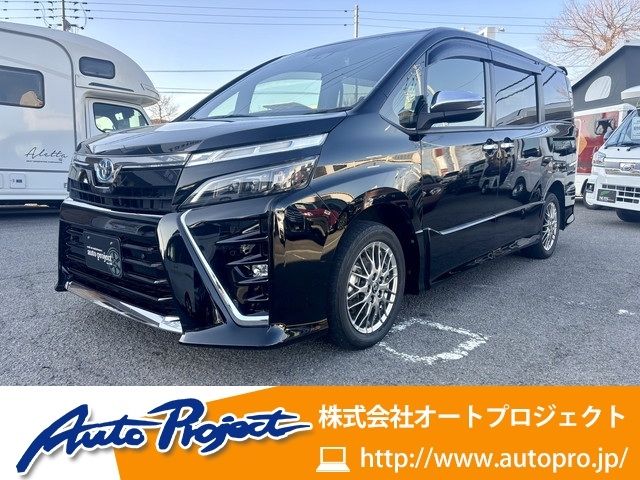 TOYOTA / VOXY HYBRID