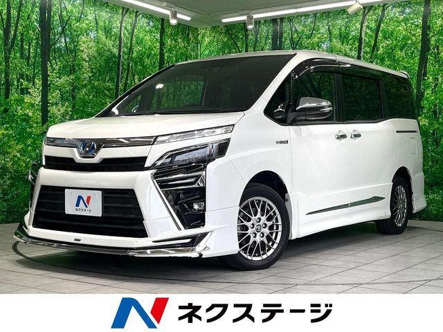 TOYOTA / VOXY HYBRID