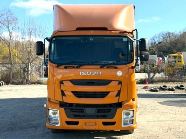 ISUZU / GIGA