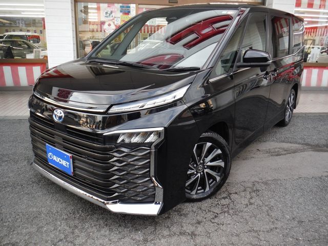 TOYOTA / VOXY HYBRID