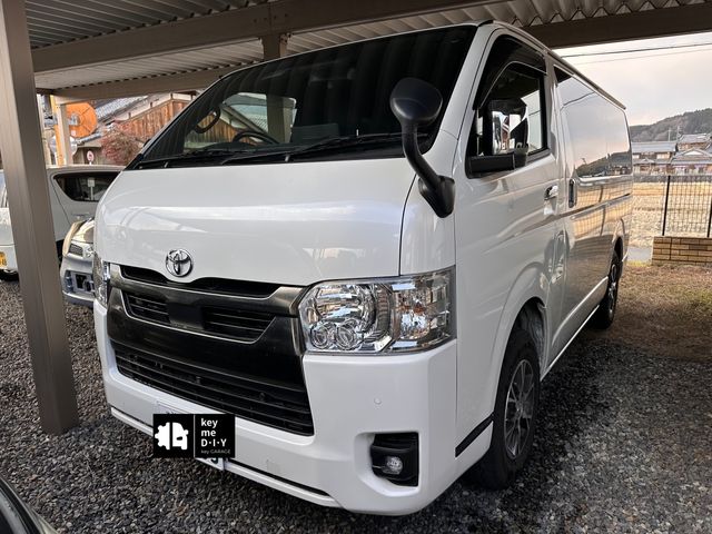 TOYOTA / HIACE van 4WD