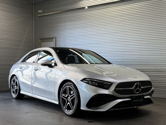 MERCEDES BENZ / MERCEDES BENZ A class sedan