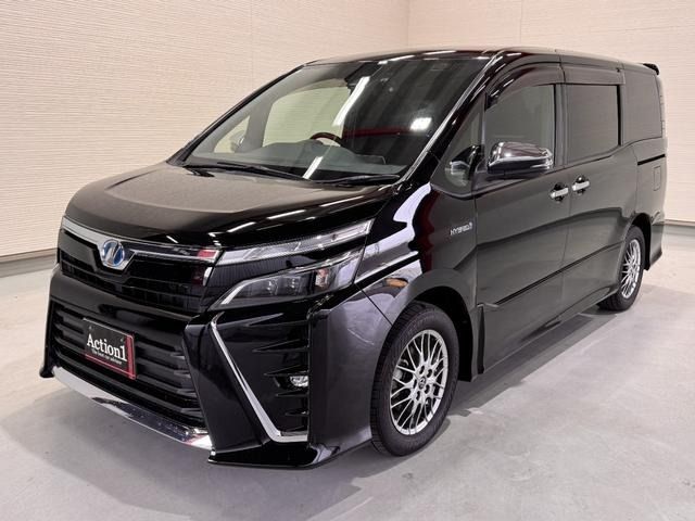 TOYOTA / VOXY HYBRID
