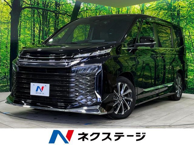 TOYOTA / VOXY HYBRID