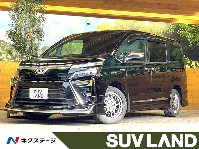 TOYOTA / VOXY HYBRID