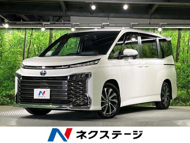 TOYOTA / VOXY HYBRID